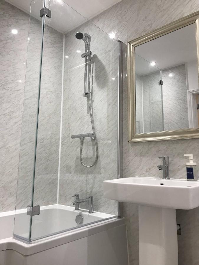 Stylish Modern 3-Bed House Nr Manchester City Ctr Whitefield Eksteriør bilde