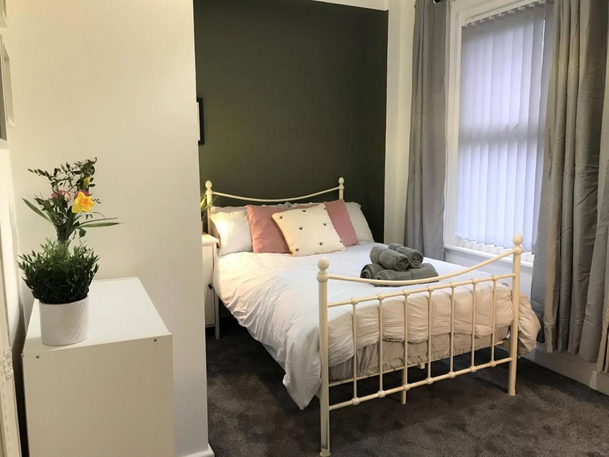Stylish Modern 3-Bed House Nr Manchester City Ctr Whitefield Eksteriør bilde