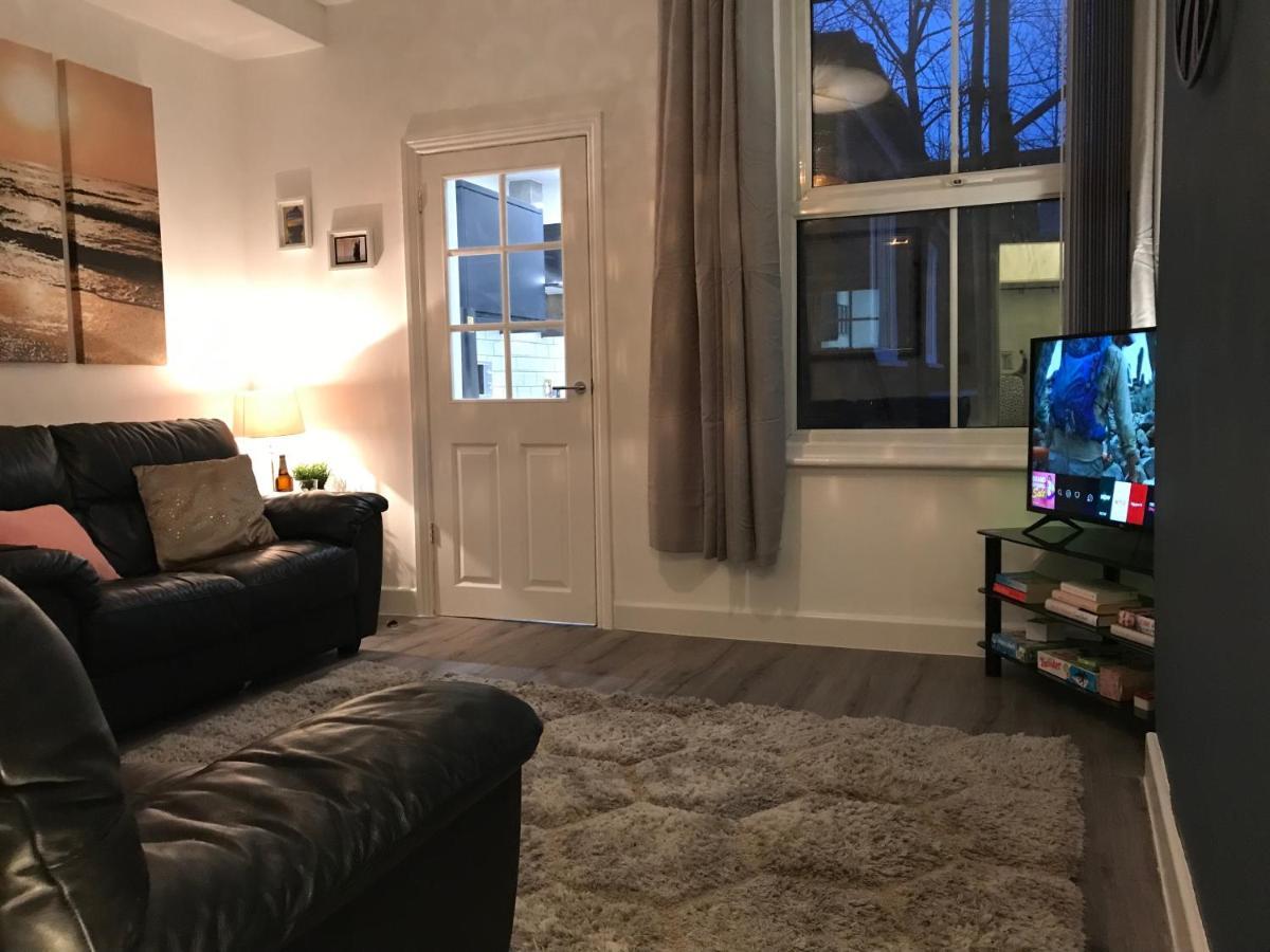 Stylish Modern 3-Bed House Nr Manchester City Ctr Whitefield Eksteriør bilde