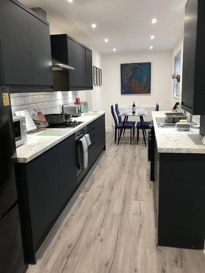 Stylish Modern 3-Bed House Nr Manchester City Ctr Whitefield Eksteriør bilde